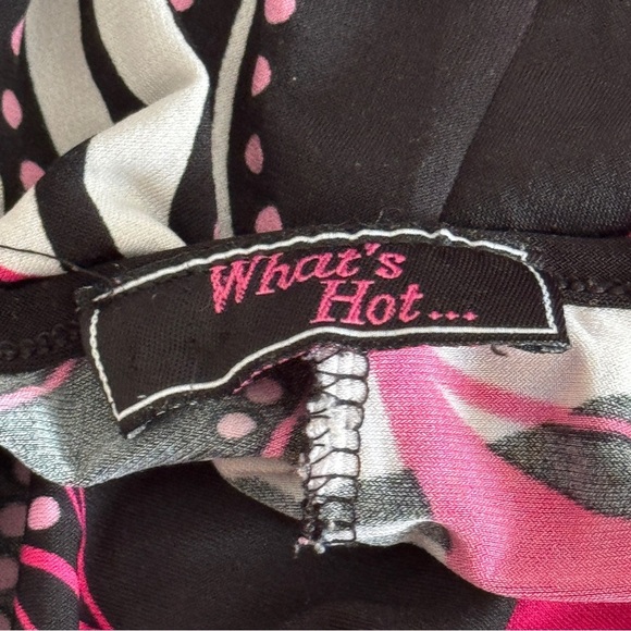 Pink and Black Abstract Print Top with Keyhole Back and Ring Detail - Size L - Picture 8 of 8